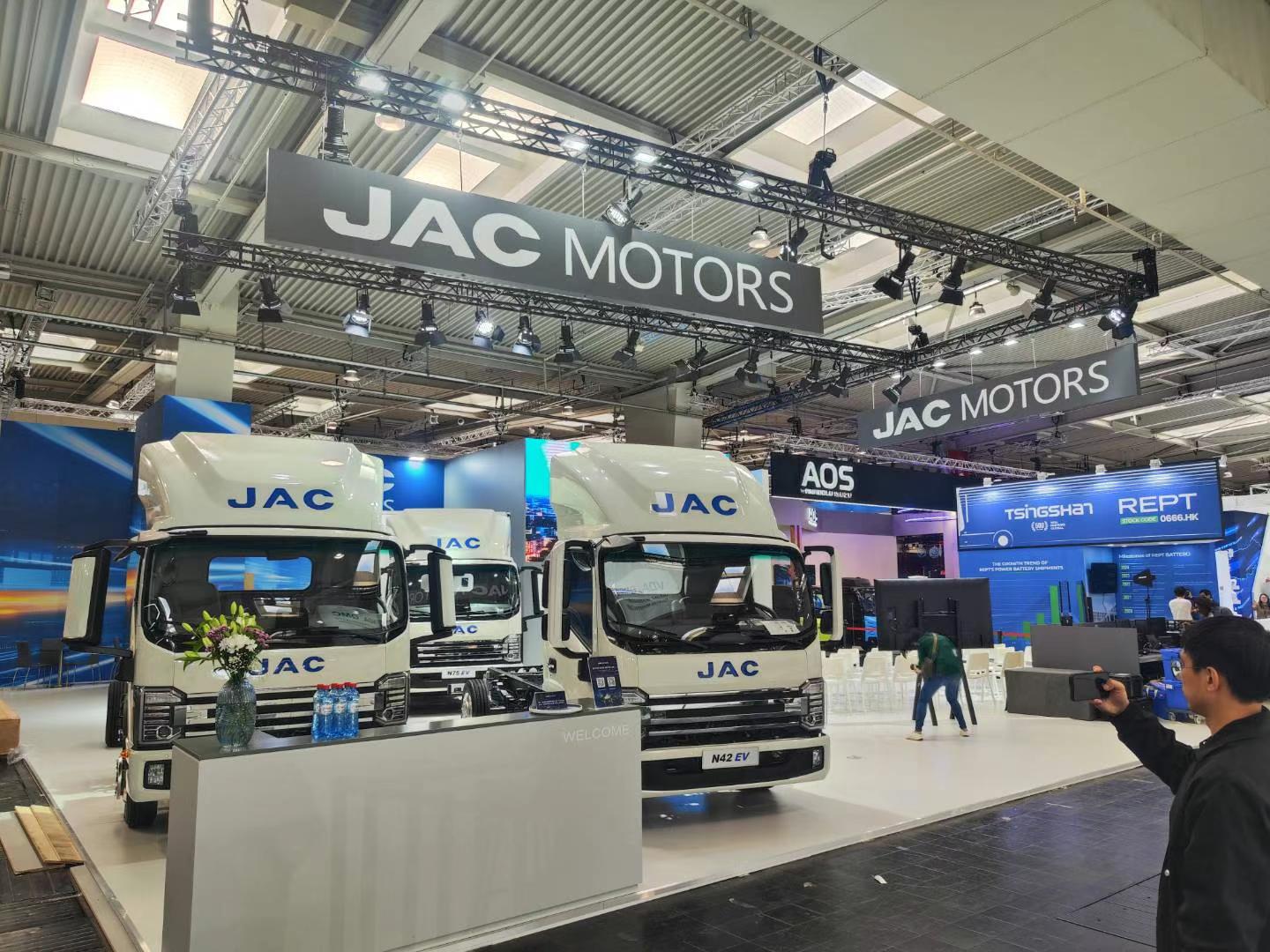 Jac1.jpg
